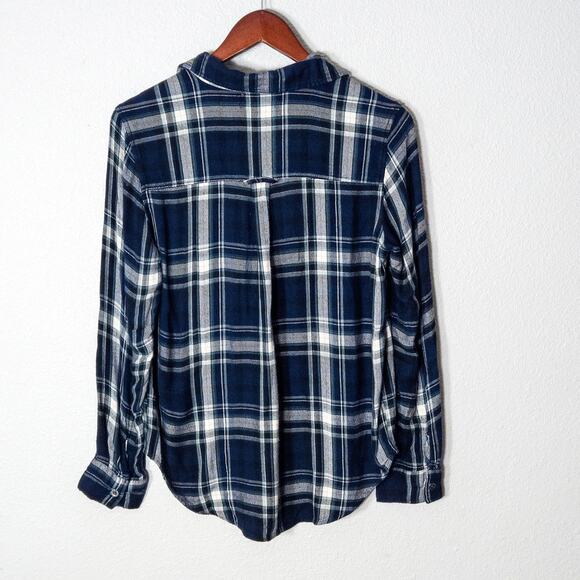Kendall & Kylie Women’s Shirt Small Casual Off-Duty Flannel Navy Plaid Button Up - Picture 2 of 12